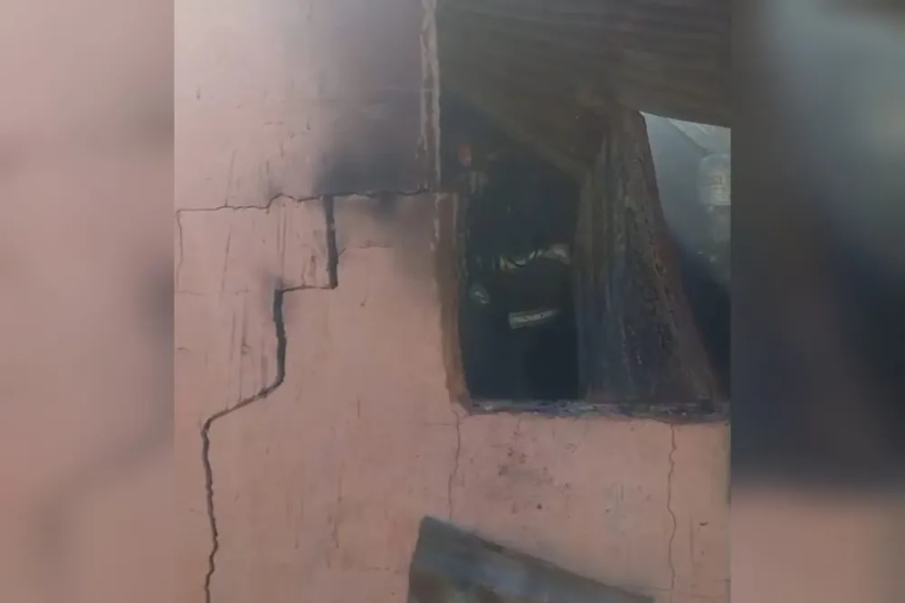 Incendio en la intersección Díaz Vélez y el arroyo