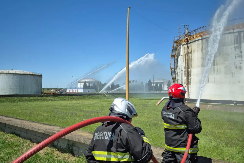 Simulacro de emergencia en la Refinería YPF de San Lorenzo