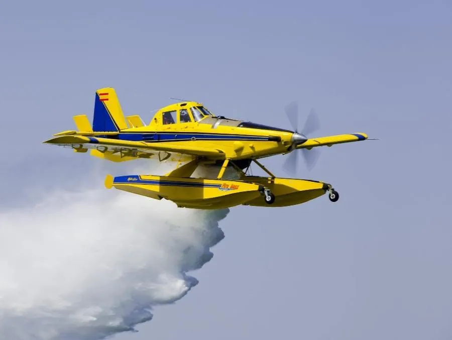avion hidrante