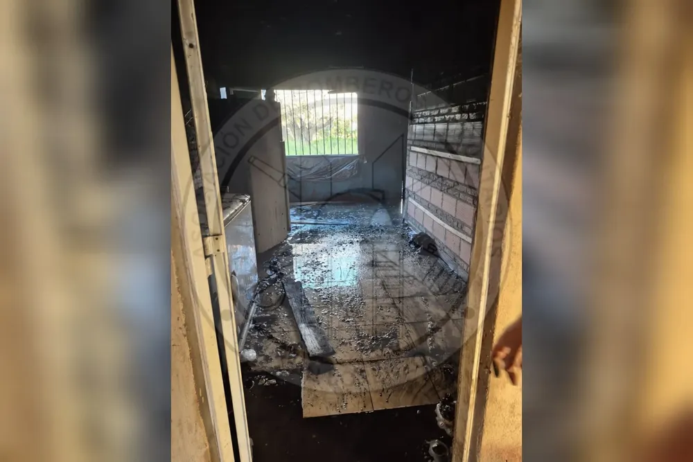 Incendio de vivienda Ayohuma al 300