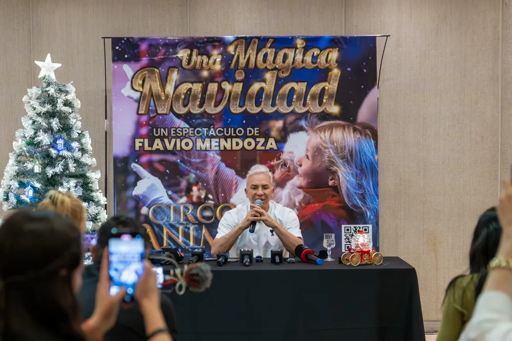 Flavio Mendoza presentó en Rosario su nuevo espectáculo “Una mágica Navidad”